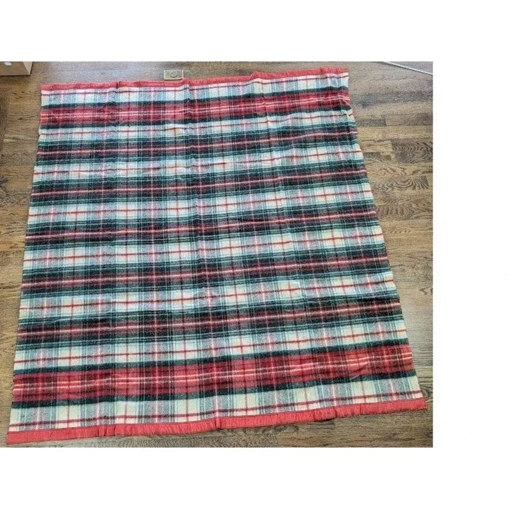 Vtg Satin Trim Wool Blanket Full 76x71 Plaid‎ Lodge Cabin Rustic Christmas Flaw